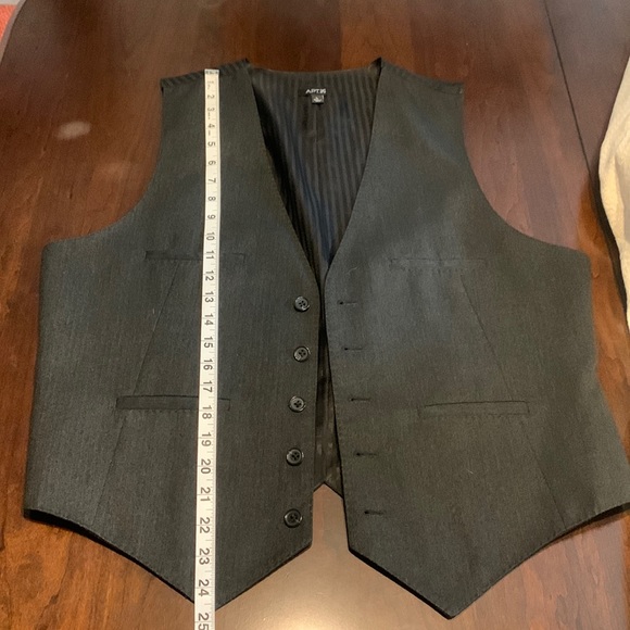 Mens vest - Picture 3 of 10